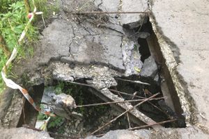 Великие Луки, смотрите под ноги! (ФОТО)