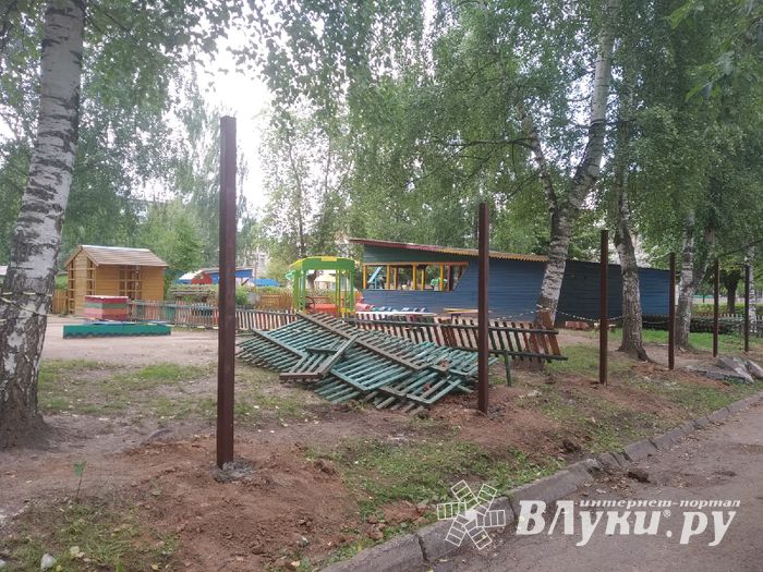 В детском саде № 1 появился новый забор (ФОТО)