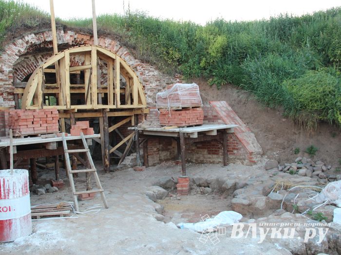 Реконструкция Великолукской крепости продолжается (ФОТО)