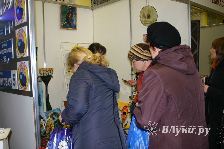 Великолукская универсальная выставка привлекла внимание множества великолучан