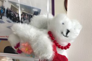 В школе №13 проходит выставка творческих работ учащихся (ФОТО)