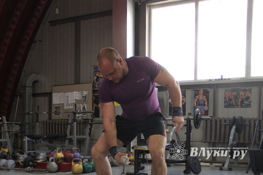 В Великих Луках прошел Чемпионат города по Русскому жиму и армлифтингу (фото)