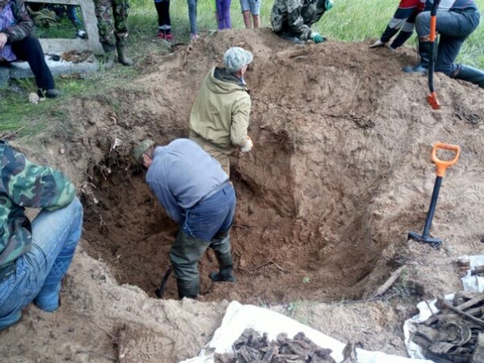 Разыскиваются родственники погибших под Куньей великолучан (ФОТО)