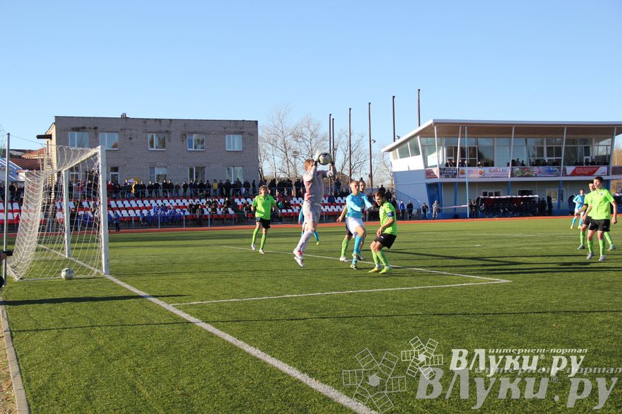 Футбольный матч «Луки-Энергия» — «Карелия» (фото)