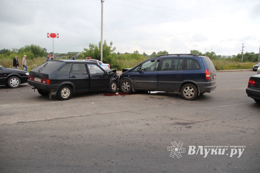 ДТП с пострадавшими на пр. Октябрьском (ФОТО)