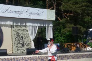 Коллективы ДК им.Ленина приняли участие во Всероссийском Пушкинском празднике поэзии (фото)