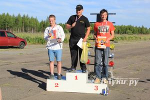 В Великих Луках прошел I этап Открытого чемпионата г. Великие Луки по Drag Racing (фото)