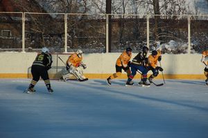 Великолукские хоккеисты разгромили гостей (фото)