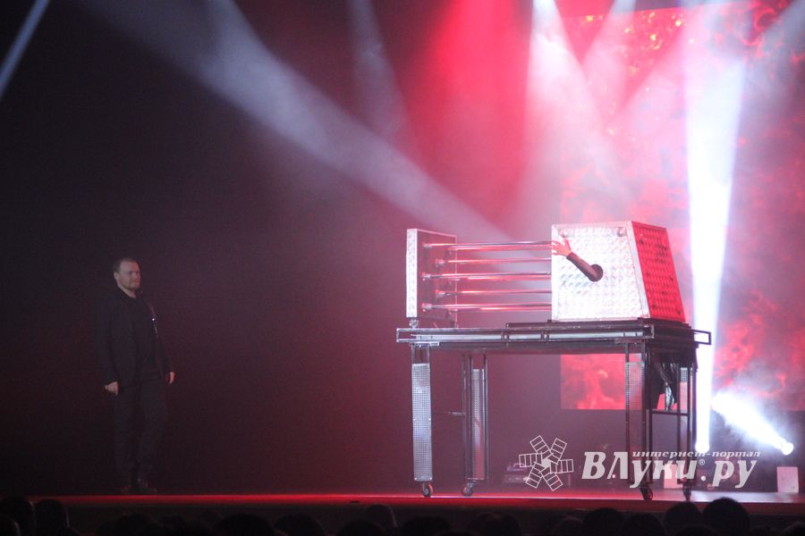 Состоялся концерт братьев Сафроновых «Империя иллюзий» (фото)