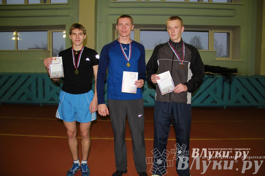 В Великих Луках прошли соревнования по легкой атлетике (фото)