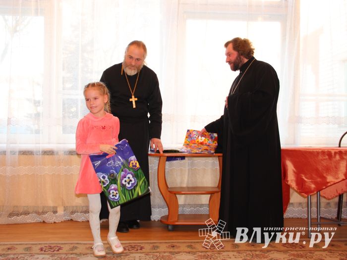 «Красота Божьего мира» в рисунках дошколят Великих Лук (ФОТО)