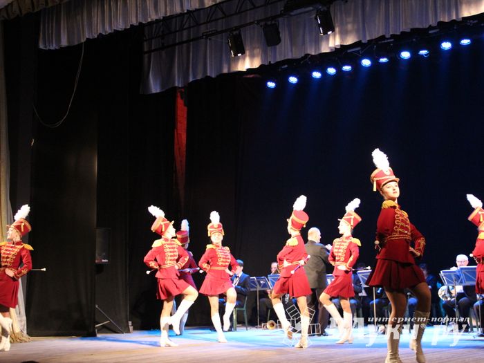 18 мая состоялся юбилейный концерт коллектива мажореток «Золотые погоны» (ФОТО)