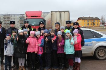 В Новосокольниках прошла акция «Пристегни самое дорогое!» (ФОТО)