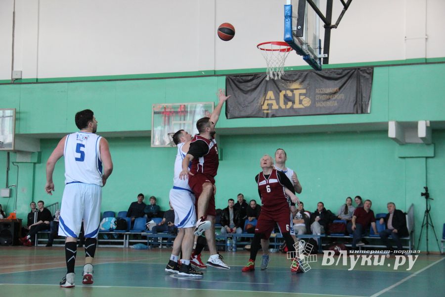 Великолучане одержали победу на межрегиональном турнире ветеранов баскетбола (ФОТО)