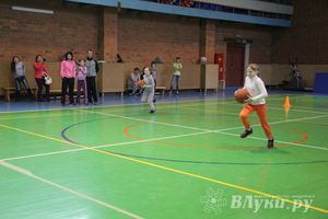 В Великих Луках определили самую спортивную семью (фото)