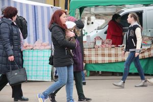 В Великих Луках прошла универсальная ярмарка «Весна-2019» (ФОТО)