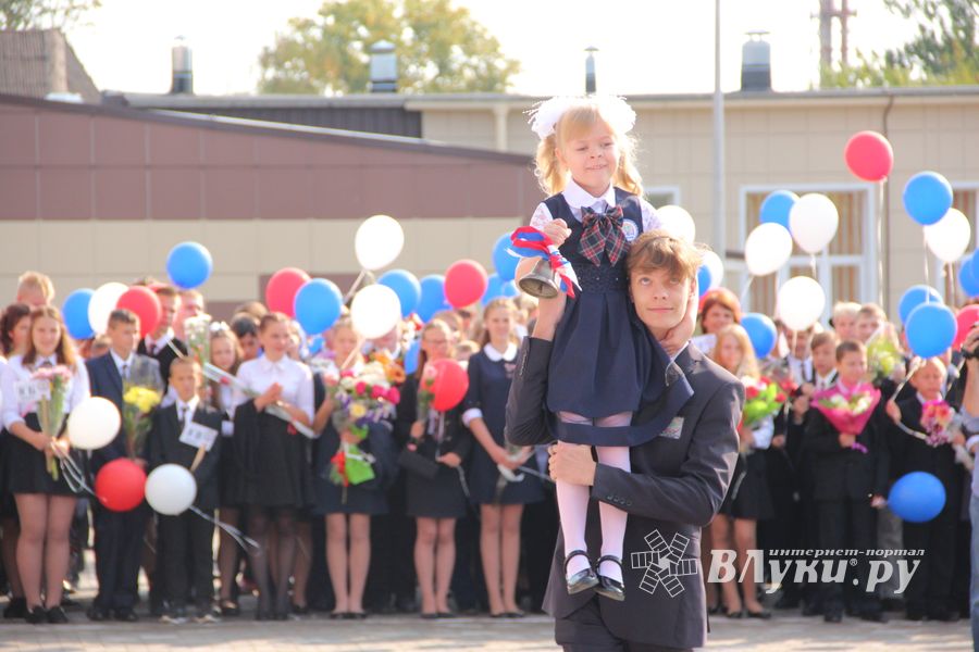 В Великих Луках открыли новый корпус школы №6 (ФОТО)