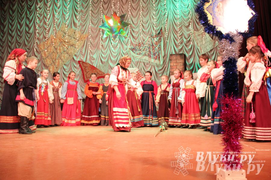  Рождественский концерт ансамбля «Заряница» прошел в Великих Луках (фото)