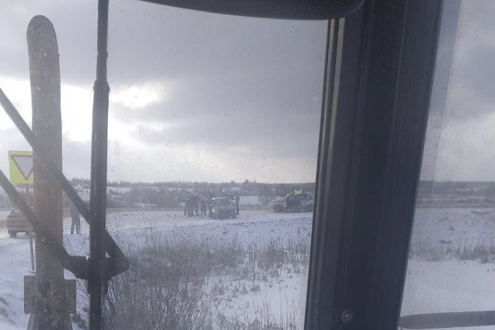 На дороге в Усвяты перевернулся автомобиль (ФОТО)