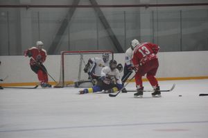 Две победы у великолукских хоккейных команд (ФОТО)