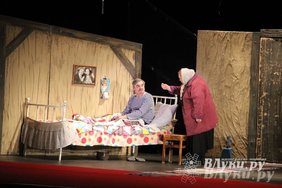 Народные артисты России выступили в Великих Луках (фото)