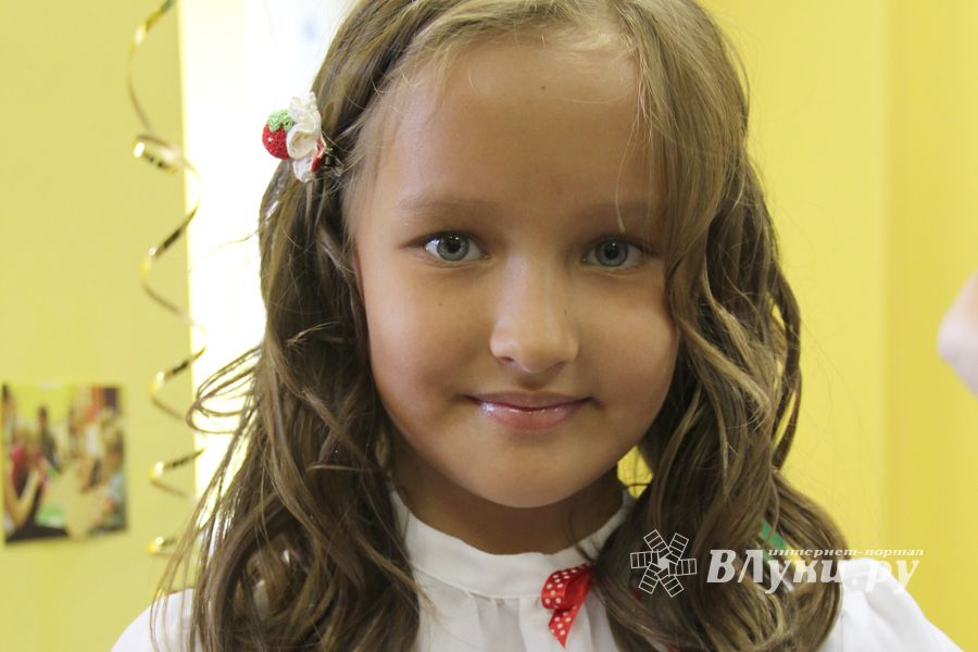 Награждение участниц конкурса "Маленькая красавица"