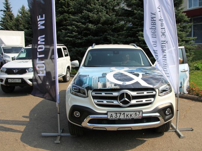 В Великих Луках в День Города прошла «Автовыставка 2018 - ЛЕТО» (ФОТО)