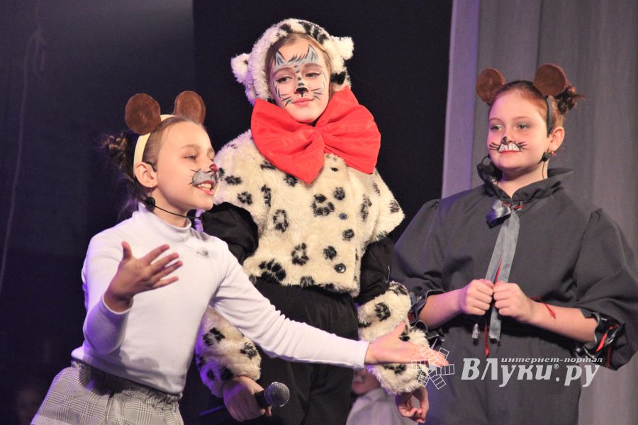 Юные артисты ГДК им. Ленина отметили «Мамин день» (ФОТО)