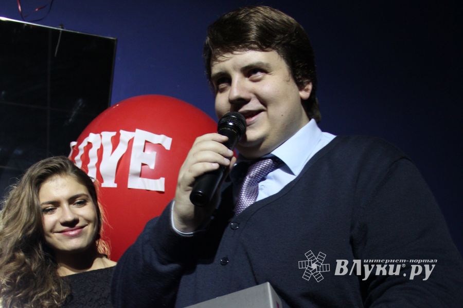 14 февраля в клубе «Хотэй» состоялось ежегодное шоу для влюбленных «Love Story»