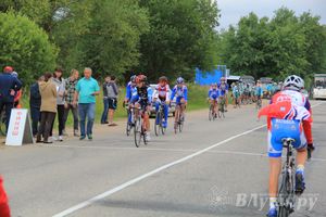 В Великих Луках состоялось награждение победителей Чемпионата России по велоспорту в парной гонке (фото)