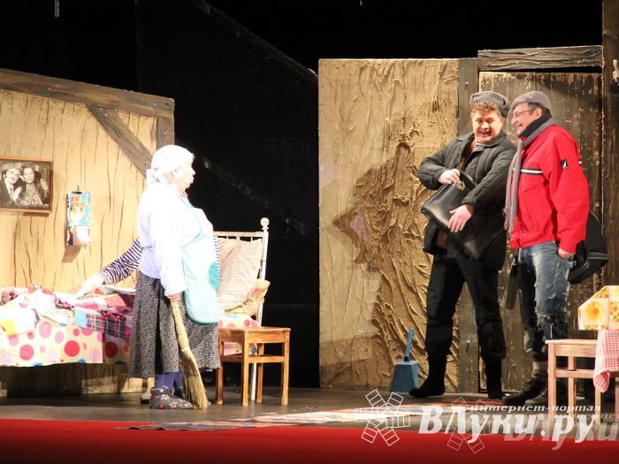 Народные артисты России выступили в Великих Луках (фото)