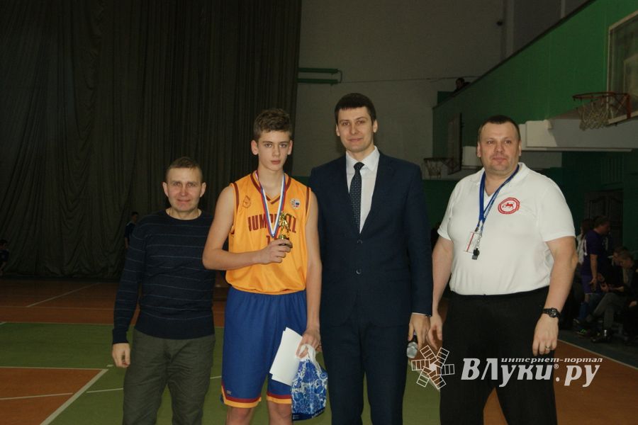 Великолучане завоевали бронзу на Международном турнире по баскетболу (ФОТО)