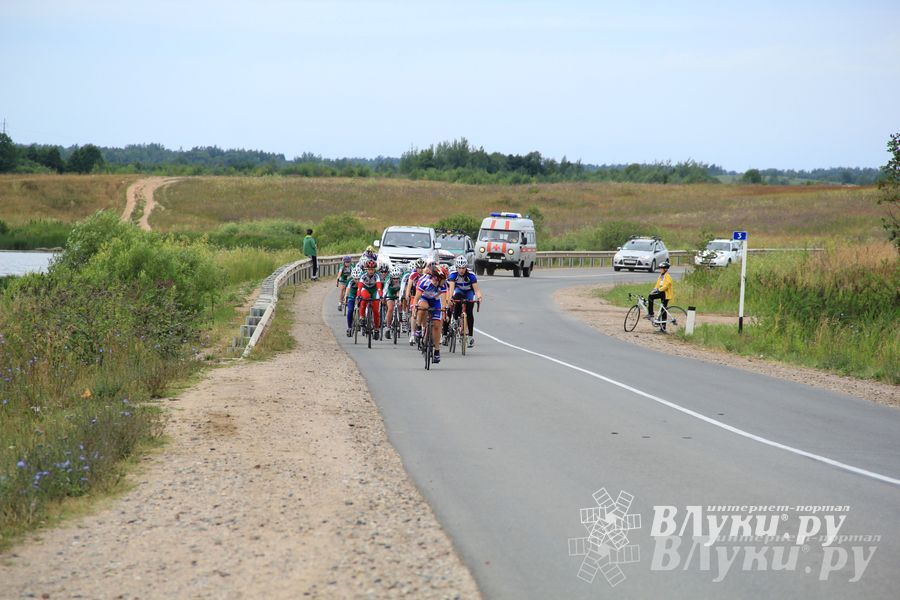 В Великих Луках состоялось награждение победителей Чемпионата России по велоспорту в парной гонке (фото)