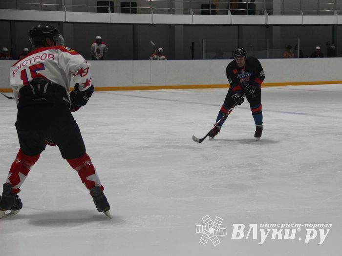 Матч НХЛ прошел в великолукском «Айсберге» (ФОТО)