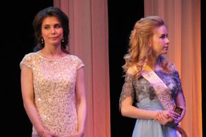 В Великих Луках выпускникам вручили медали «За особые успехи в учении» (ФОТО)