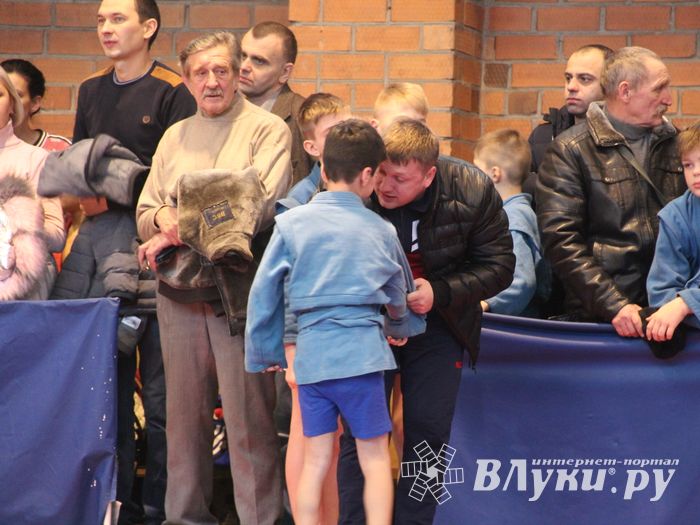 Открытый турнир по самбо «Новогодняя звезда-2019» прошел в Великих Луках (ФОТО)
