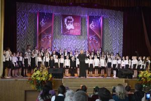 Много новых увлекательных и познавательных путешествий в страну музыки предлагает детская филармония ДМШ № 1 юным великолучанам (фото)