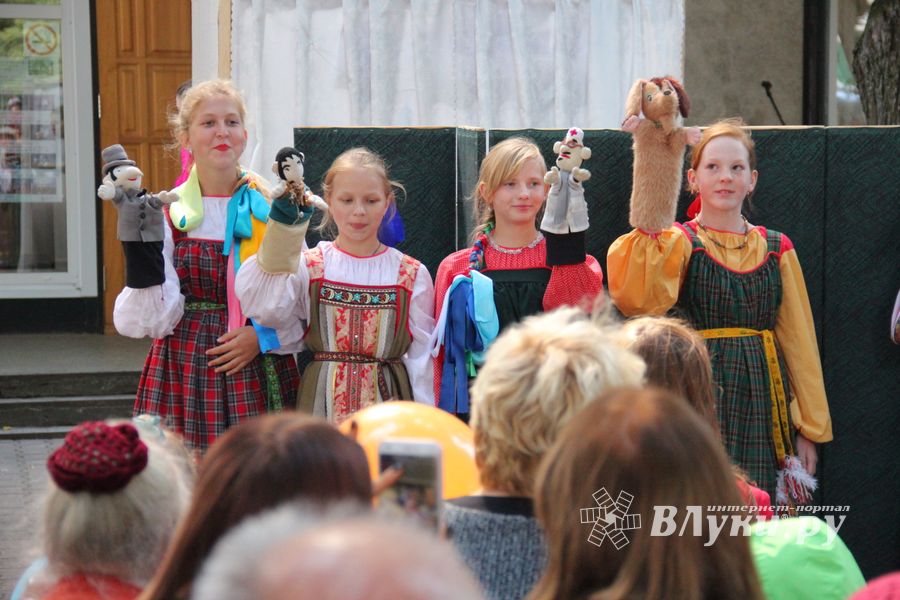 «Куклоград» и «Город мастеров» на праздновании Дня города Великие Луки (ФОТО)