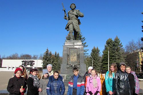 Учащиеся Великолукского района побывали на экскурсионном маршруте «Бессмертный подвиг А.Матросова» (фото)
