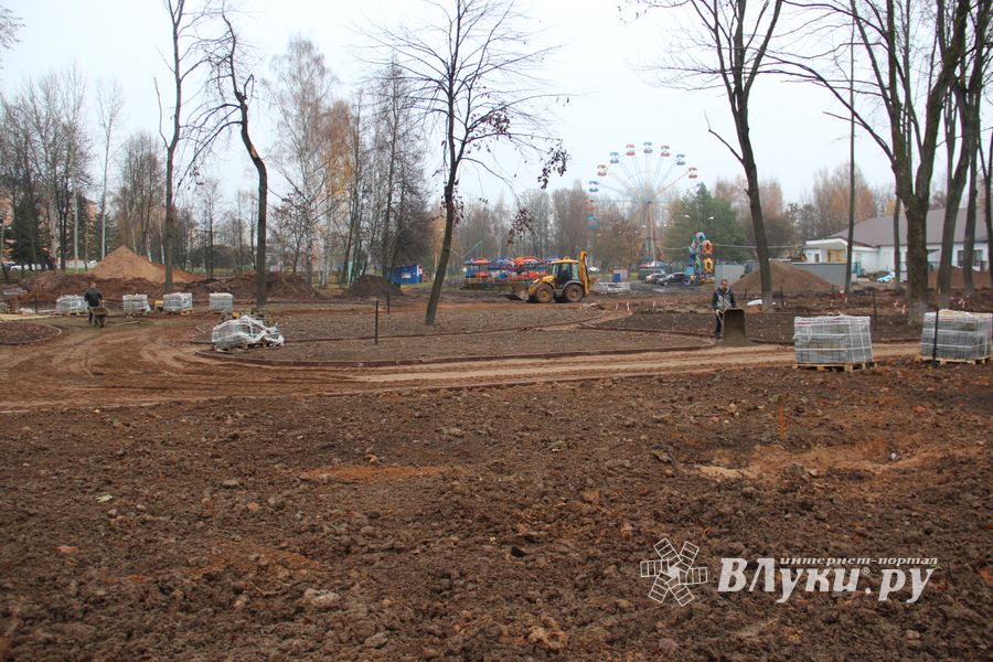 Великолукский парк стремительно преображается (ФОТО)