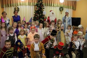 В Великие Луки пришла пора новогодних утренников (ФОТО)