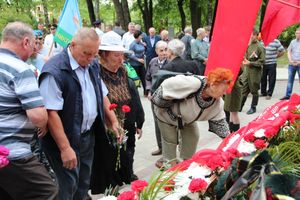 В Великих Луках проходит День памяти и скорби (ФОТО)
