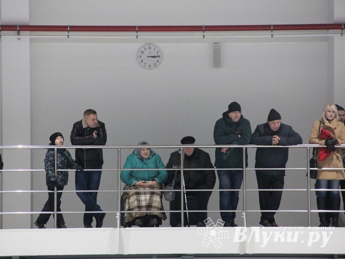 В Великих Луках сторатовал Открытый Чемпионат города по хоккею (ФОТО)