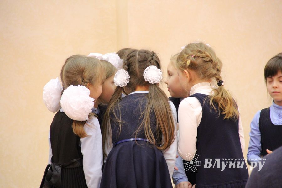 В школе №13 прошёл конкурс «А ну-ка, девочки!» (ФОТО)