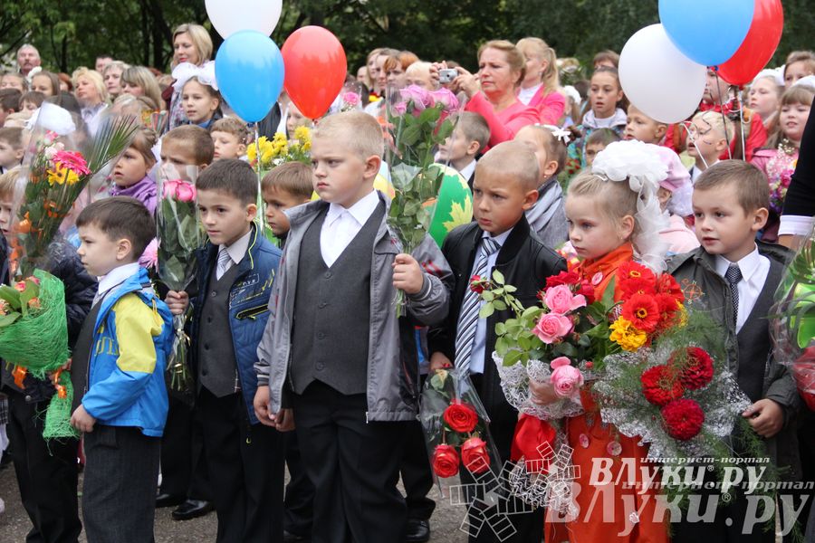 Школы города отметили 1 сентября (фото)