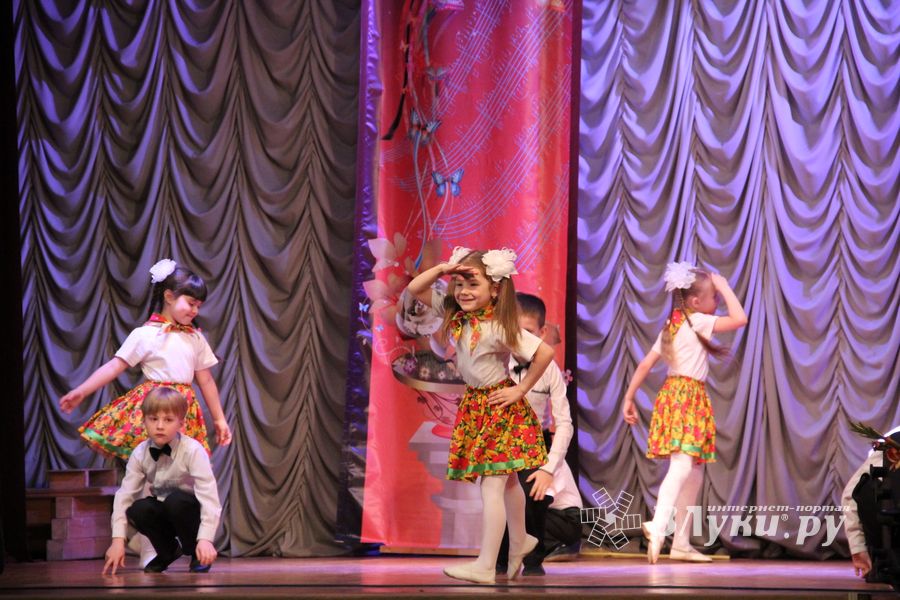 В Великих Луках прошёл «Танцевальный круговорот» для самых юных танцоров (ФОТО)