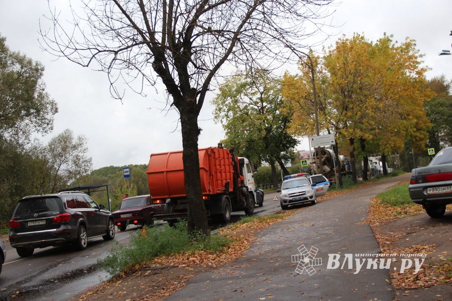 На улице Ботвина в Великих Луках произошло ДТП (ФОТО)