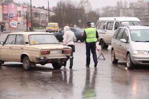 Ну не умеют в Великих Луках ездить по кольцу