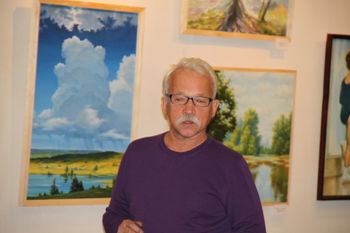 В Великих Луках состоялась презентация выставки художника Владимира Травкина (фото)