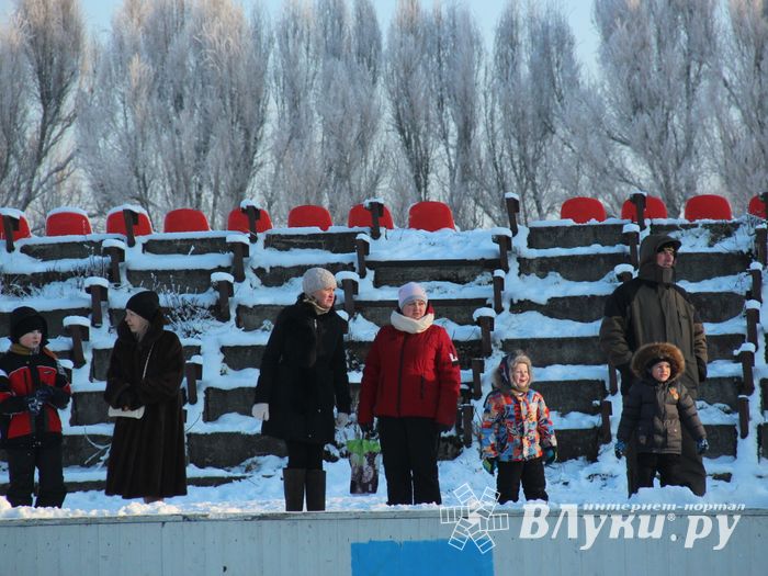 Великолукские хоккеисты разгромили гостей (фото)